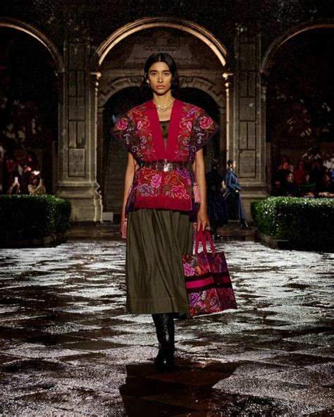 colección dior 2023 mexico|El rico legado artesano de México y Frida Kahlo: Dior .